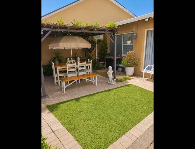 2 BEDROOM TOWNHOUSE FOR SALE IN PELLISSIER